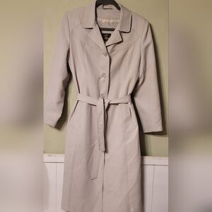 Foxland by Lanson Vintage Beige Tie Waist Womens Trench Coat. Size 13/14
